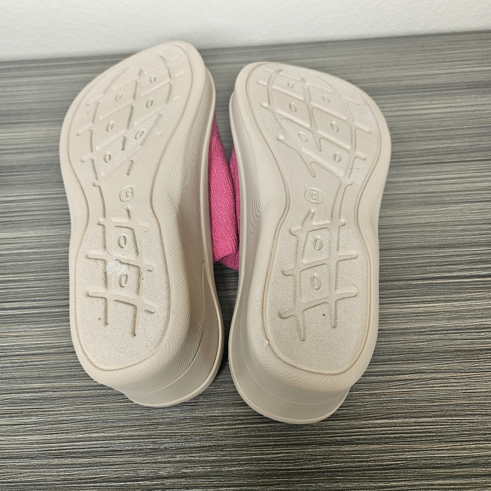Bzees Smile More Sandals Machine Washable Size 10 Paradise Pink Fuschia - Picture 7 of 7